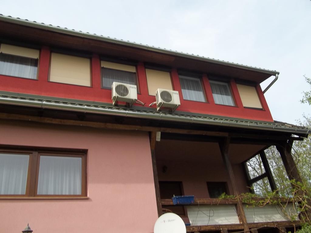 Gadányi Vendégház és Lovarda Komló Exterior foto